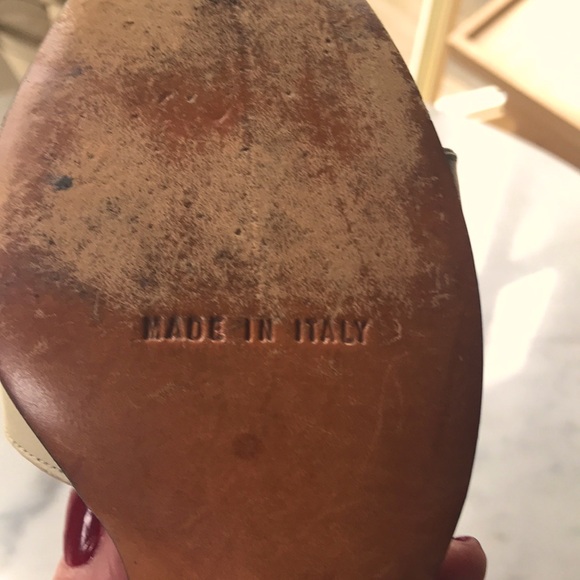 Stunningly Chic Sling Backs. Very good condition. Purchased at David’s Bloor. - Picture 6 of 6